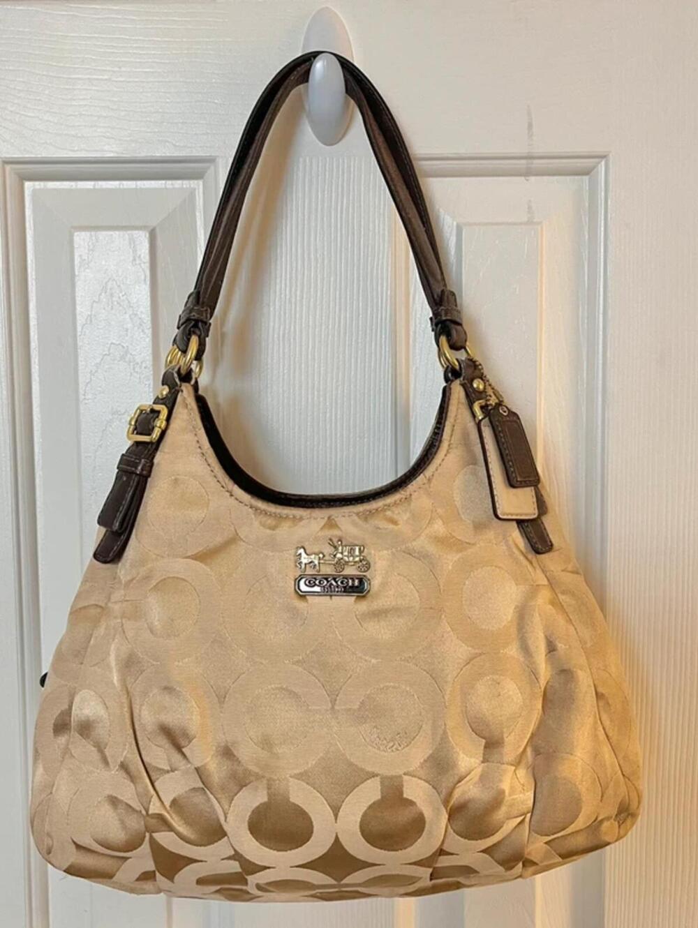 Coach vintage Madison Maggie cream shoulder bag